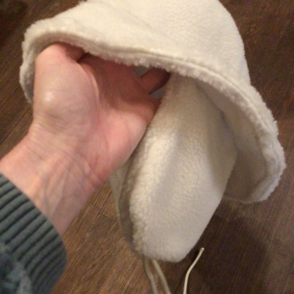 Wyeth cream faux fur sheep trapper hat - Picture 2 of 5